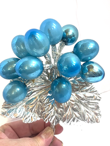 lot 91 image: MCM Mercury Glass CorsageOrnament