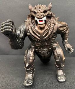 lot 34RO image: Vintage Tyco 1993 Gorzak Voice Command Beast Action Figure