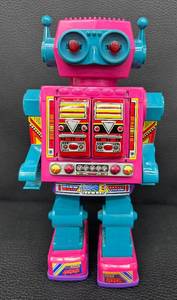 lot 57RO image: Vibrant 1992 Rotate-O-Matic Super Astronaut Robot Toy