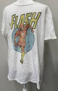 lot 23 image: The Flash Graphic T-Shirt Size Large 100% Cotton