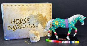 lot 47 image: Horse of a Different Color Mexican Folk Art Figurine by Westland Giftware, Elle Kirkpatrick