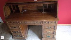 lot 1 image: Vintage Oak Roll Top Desk with Multiple Drawers