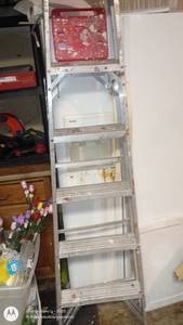 lot 6 image: Used Aluminum Six-Step Folding Ladder