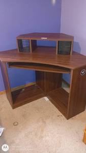 lot 10 image: Corner Computer Desk with Hutch and Office Chair