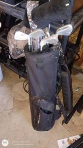 lot 117 image: Golf Club Set with Bag and Head Covers