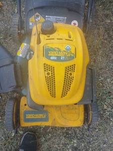 lot 147 image: Yard-Man 21-Inch Self-Propelled Gas Lawn Mower