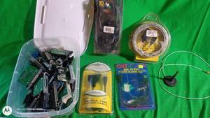 lot 173 image: Assorted Computer Cables and Electronics Components Lot