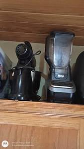 lot 205 image: Ninja Blender and Electric Stand Mixer Set