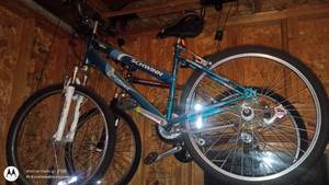 lot 243 image: Schwinn Sidewinder 21-Speed Mountain Bike