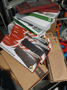 lot 1014 image: Lot of Corded USB Keyboards and Keyboard Mouse Combo Sets