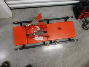 lot 1029 image: Automotive Creeper and Pair of 2-Ton Jack Stands