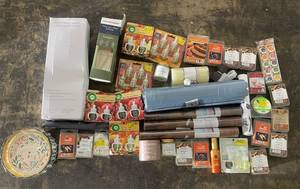 lot 191 image: Home Fragrance and Decor Collection with Candles, Wax Melts, and Diffusers