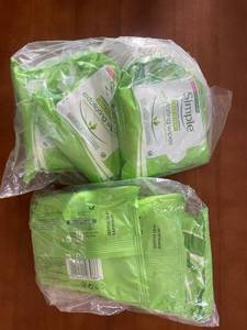 lot 253 image: Lot of 6 Simple Exfoliating Wipes Packs