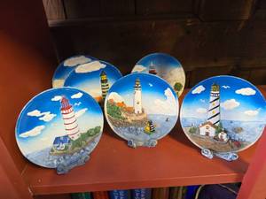 lot 30 image: SIX Lighthouse decorations. 5.5 inches