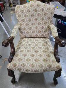 lot 7 image: Vintage Chair in perfect condition