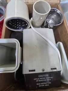 lot 38 image: Tupperware Cutter