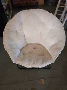 lot 26 image: Saucer Chair