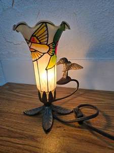 lot 20 image: Hummingbird Lamp