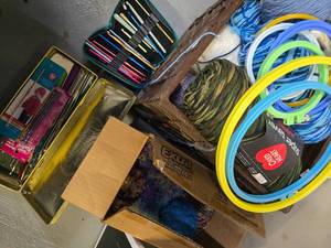 lot 40 image: Yarn and Knitting needles