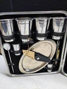 lot 61 image: Traveling Bar