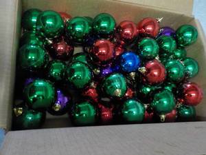 lot 9 image: Xmas Ornaments...