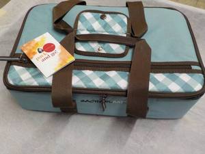 lot 42 image: Rachael Ray Pack and go...