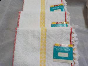 lot 58 image: Set of 3 The Pioneer Woman Sculpted...