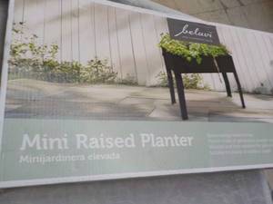 lot 162 image: Belavi Metal Flower Shelf and Mini ...