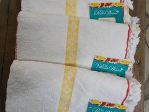 lot 192 image: Set of 3 The Pioneer Woman Sculpted...