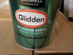 lot 221 image: 10 qts Glidden Paint - your choice ...