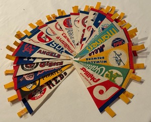 lot 28 image: Vintage Baseball Mini Pennant Set