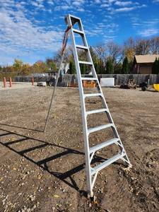 lot 33 image: Tallman 10 Foot Aluminum Tripod Orchard Ladder