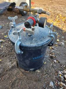 lot 36 image: VEVOR 10L Powder Coating Machine Pressure Pot JY-3510L