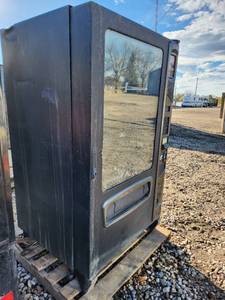 lot 40 image: Used Commercial Snack Vending Machine with Bill Acceptor and Keypad