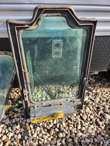 lot 46 image: SIMS Skid loader Door - Case 90xt