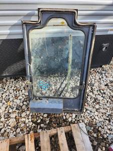 lot 47 image: SIMS Skid loader Door - Case 90xt