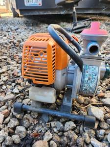 lot 52 image: Generac CW10K 1 Inch Water Pump 30 GPM Gas Powered