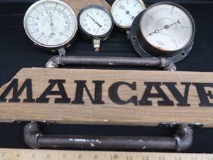 lot 7 image: MAN CAVE DECOR