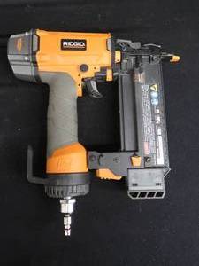 lot 28 image: RIDGID PNEUMATIC BRAD NAILER