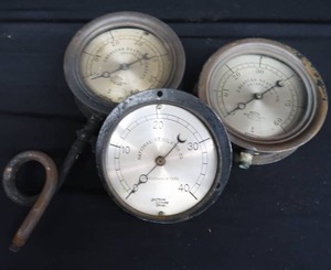 lot 29 image: VINTAGE STEAM GAUGES
