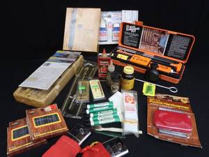 lot 64 image: GUN ACCESSORIES