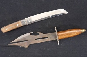 lot 92 image: KNIVES