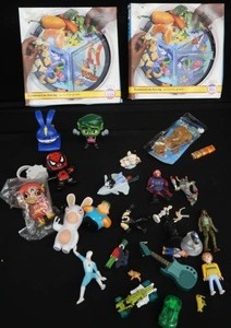 lot 99 image: VINTAGE TOYS