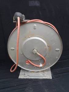 lot 102 image: AIR HOSE AND REEL