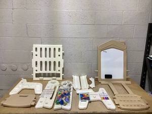 lot 466 image: Costway Kids Easel Biege