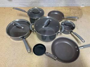 lot 445 image: Rachael Ray Nonstick Cookware Pots and Pans Set