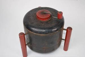 lot 14 image: Vintage Jolly Time Corn Popper Vintage Electric Popcorn Maker