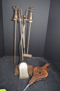 lot 20 image: Antique Fireplace Tool Set With Bellows
