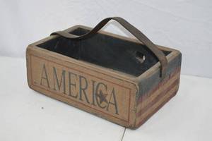 lot 38 image: 1996 Folk Art Patriotic Wood Box with Leather Handle