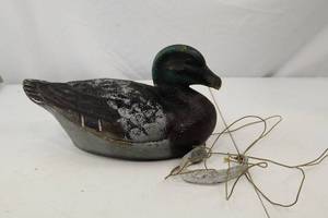 lot 41 image: Vintage General Fibre Co. Ariduk Duck Decoy with Weights